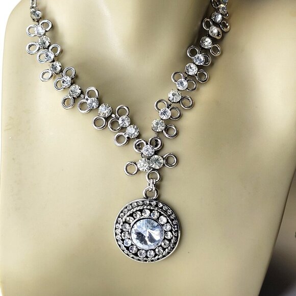Round Crystal  Pendant Necklace - Wedding Prom Bridal Necklace Party Necklace - Picture 1 of 8